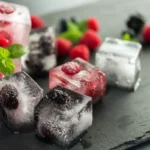 3 téli trükk, amivel a jégkockák órákig nem olvadnak el – így marad jeges a forró csokid, a teád vagy a karácsonyi puncsod az utolsó kortyig