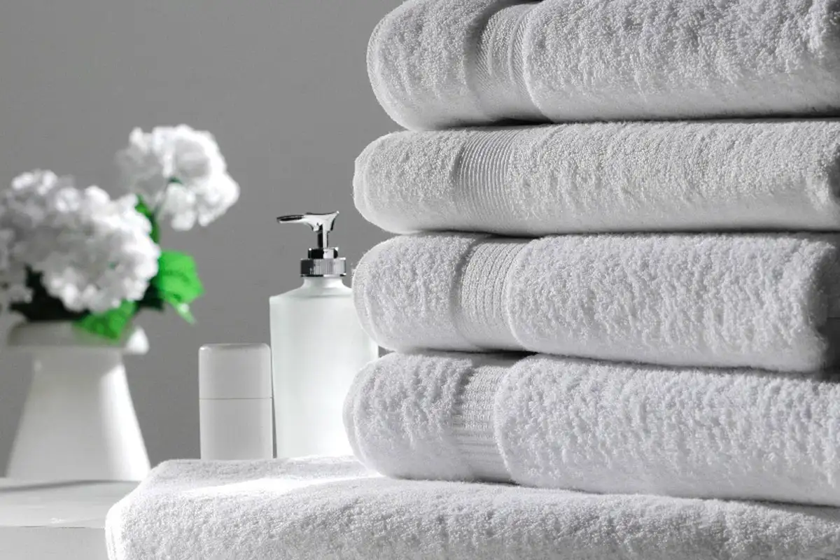 Egyetlen konyhai alapanyag, ami hófehérre varázsolja a törölközőket – már a polcodon van!