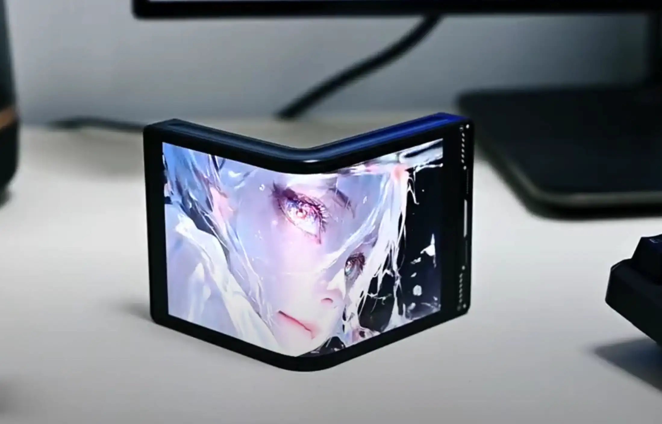 Curvion monitor: Mágneses gaming segédképernyő a Kickstarteren – bővítsd ki a setup-odat egyedülállóan!