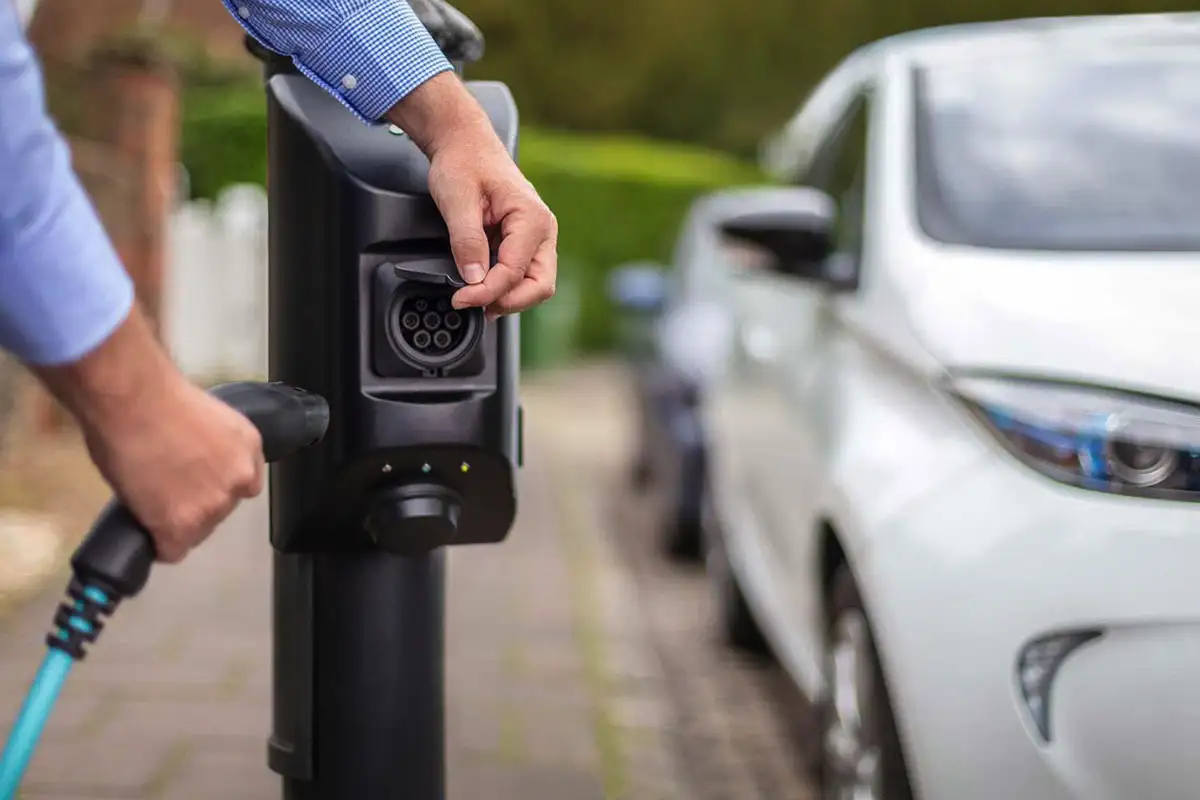 5 gyakori hiba, ami tönkreteszi az elektromos autó akkumulátorát: így óvd meg a kocsidat