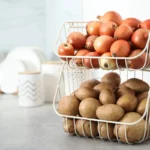 Nem a hűtőben: hol tárold a hagymát és fokhagymát hónapokig, hogy ne romoljon és ne csírázzon – teljes útmutató!