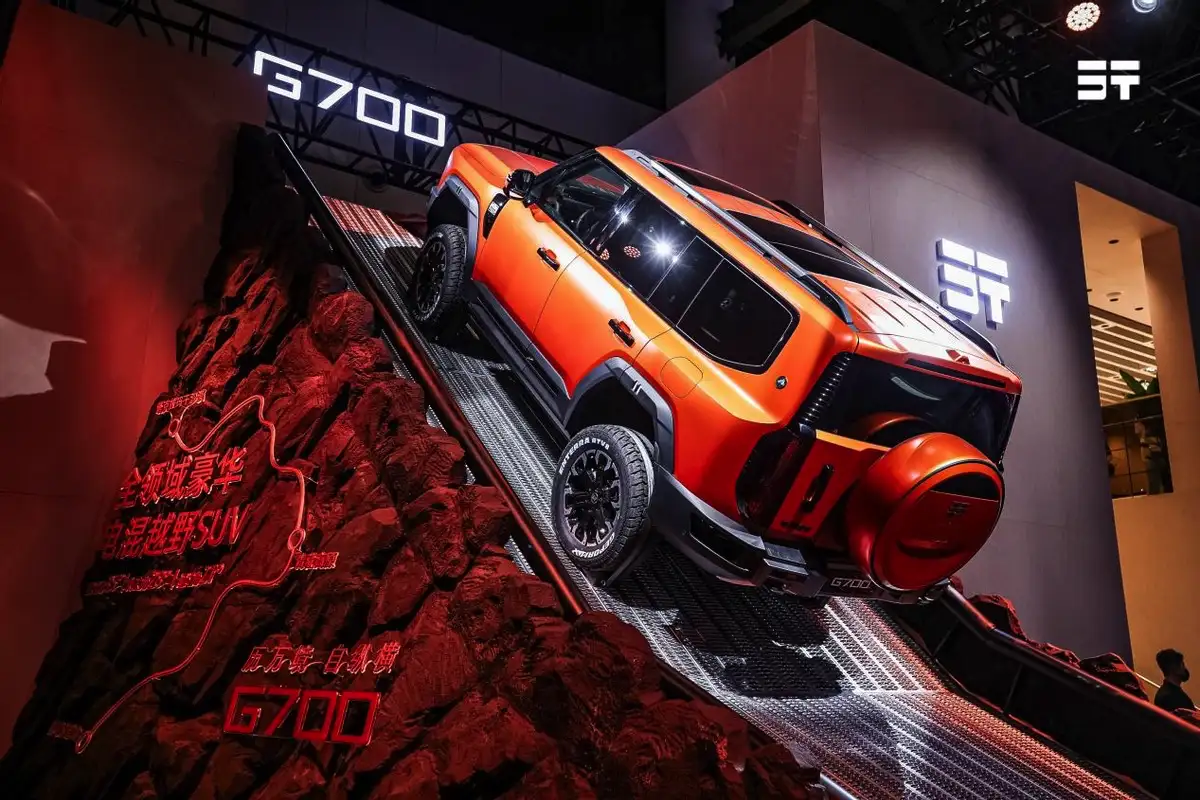Jetour G700: 724 lóerős kínai szörnyeteg, ami 2026-ban mindent visz
