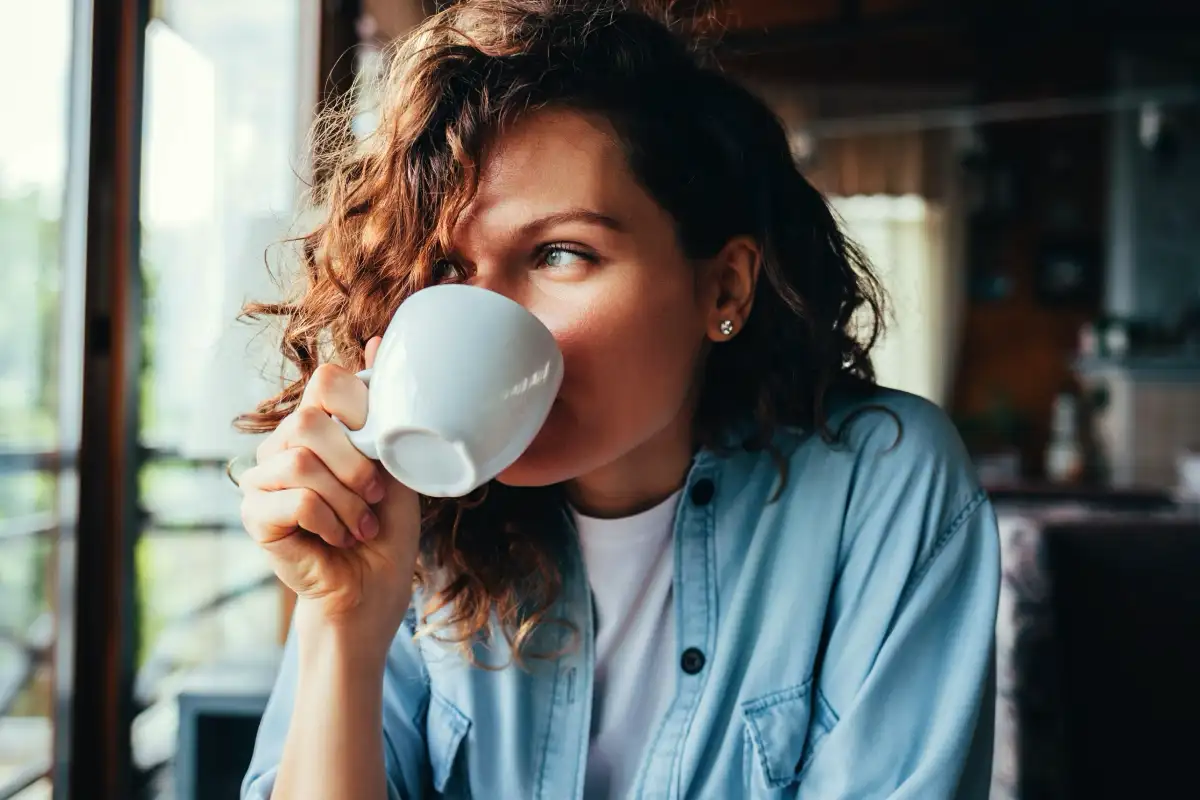 Tényleg tilos éhgyomorra kávét inni? A gasztroenterológus végre pontot tesz a végére