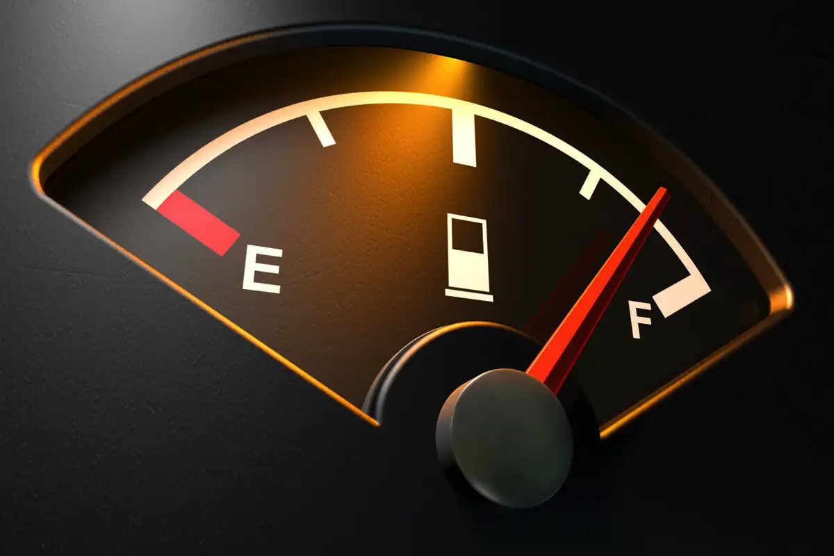 Így fogyaszd 20-40%-kal kevesebb benzint – egyszerű trükkök, amik tényleg működnek, és veszélyes baromságok, amiket kerülj el