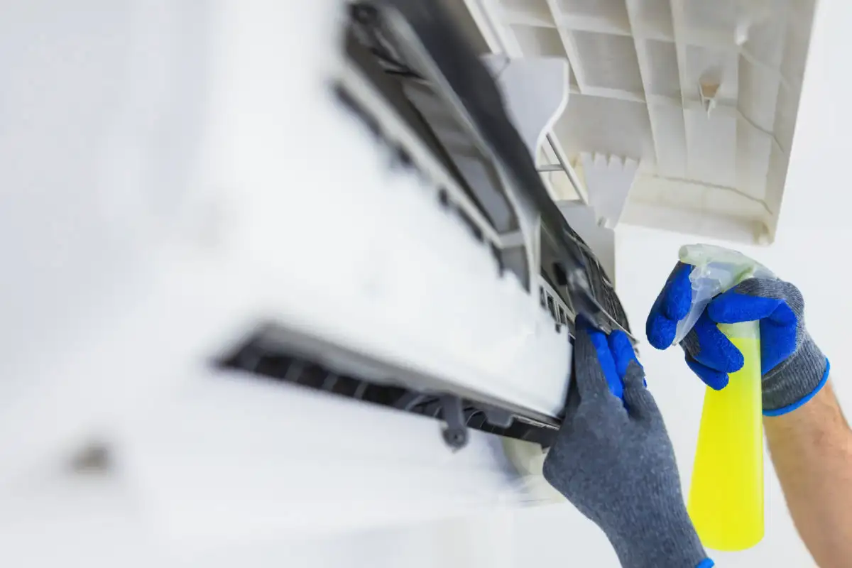 Hogyan készítsd fel a klímaberendezést a téli időszakra: szakértői protokoll a szűrők és a belső egység tisztítására