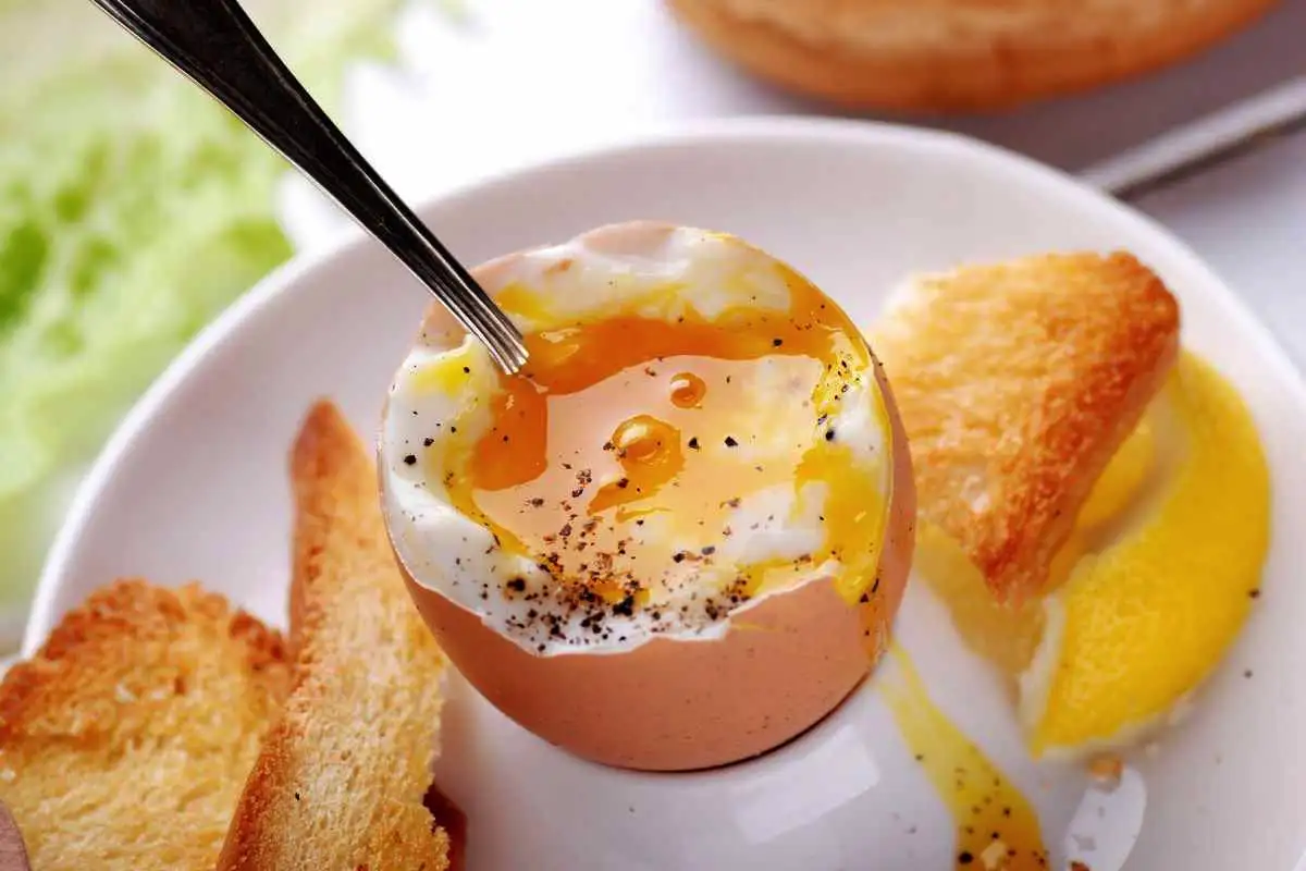 A tökéletes lágy tojás titka – négy profi séf egyhangúlag ezt az egyetlen módszert esküszik