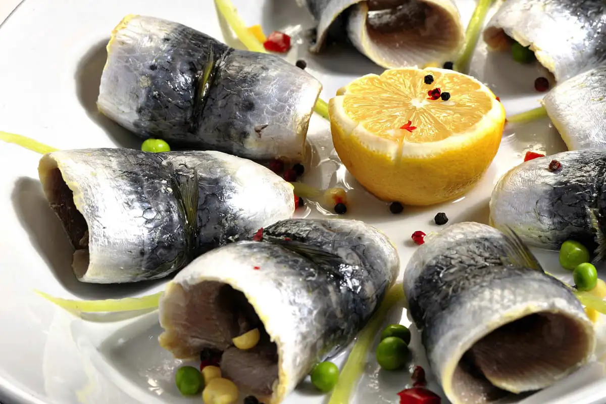 Makréla lúdban, mint lazac: ínycsiklandó marinált hal 5 perc alatt