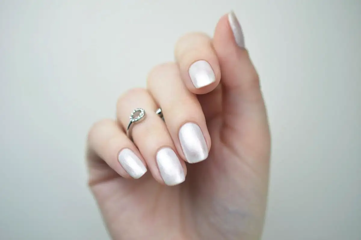 Merlot, pezsgő, fenyő: 6 téli manikűr varázs