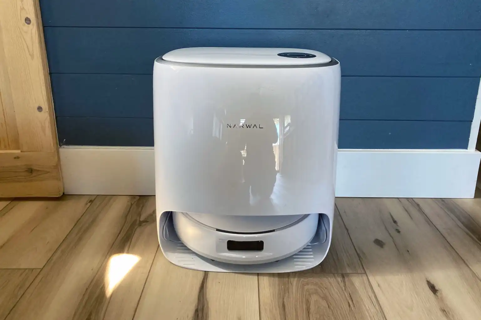 Emelő lábakkal és önürítő funkcióval: top-5 robotporszívó