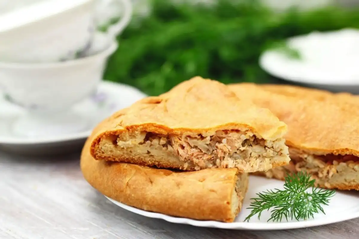 Ropogós krumplis-tonhalas pirog: a 30 perces csoda, amit mindig kérni fognak