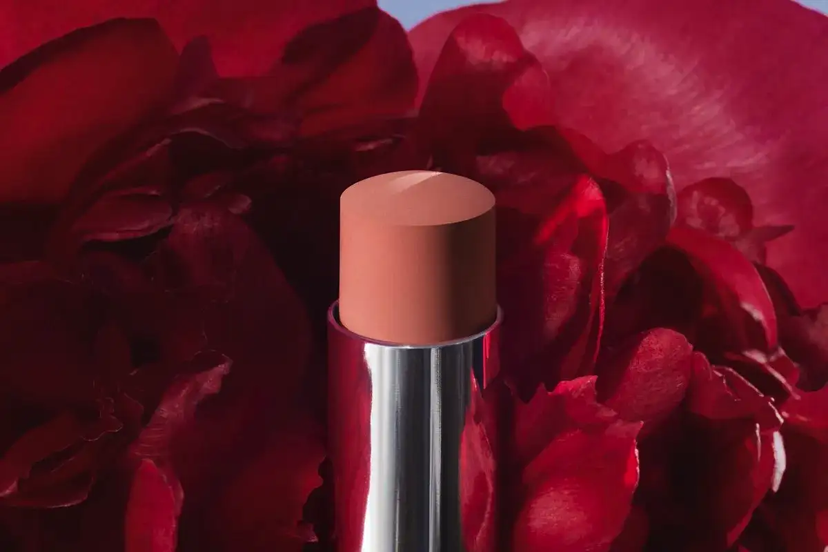 4 rúzsárnyalat, ami fiatalít és eltünteti a fáradtságot az arcról