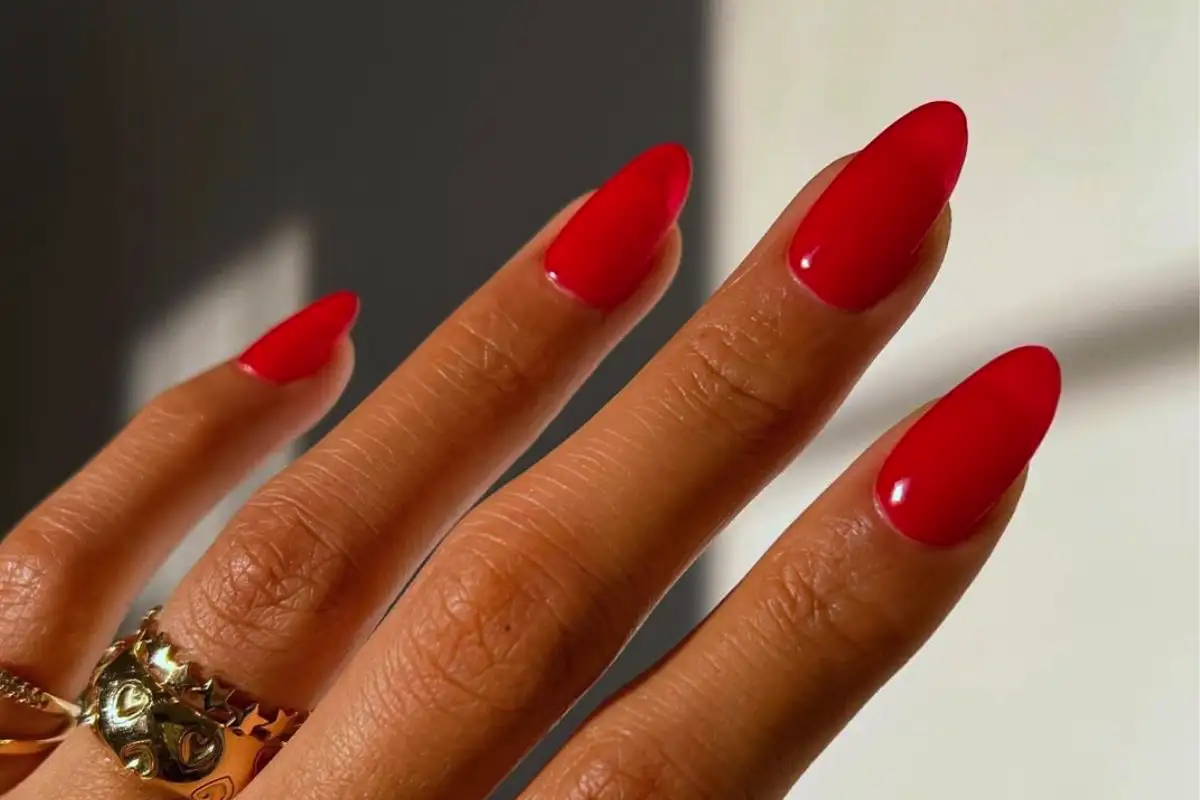 A 2026-os téli körömtrendek: 7 hangulatos árnyalat, ami mindenkit lenyűgöz