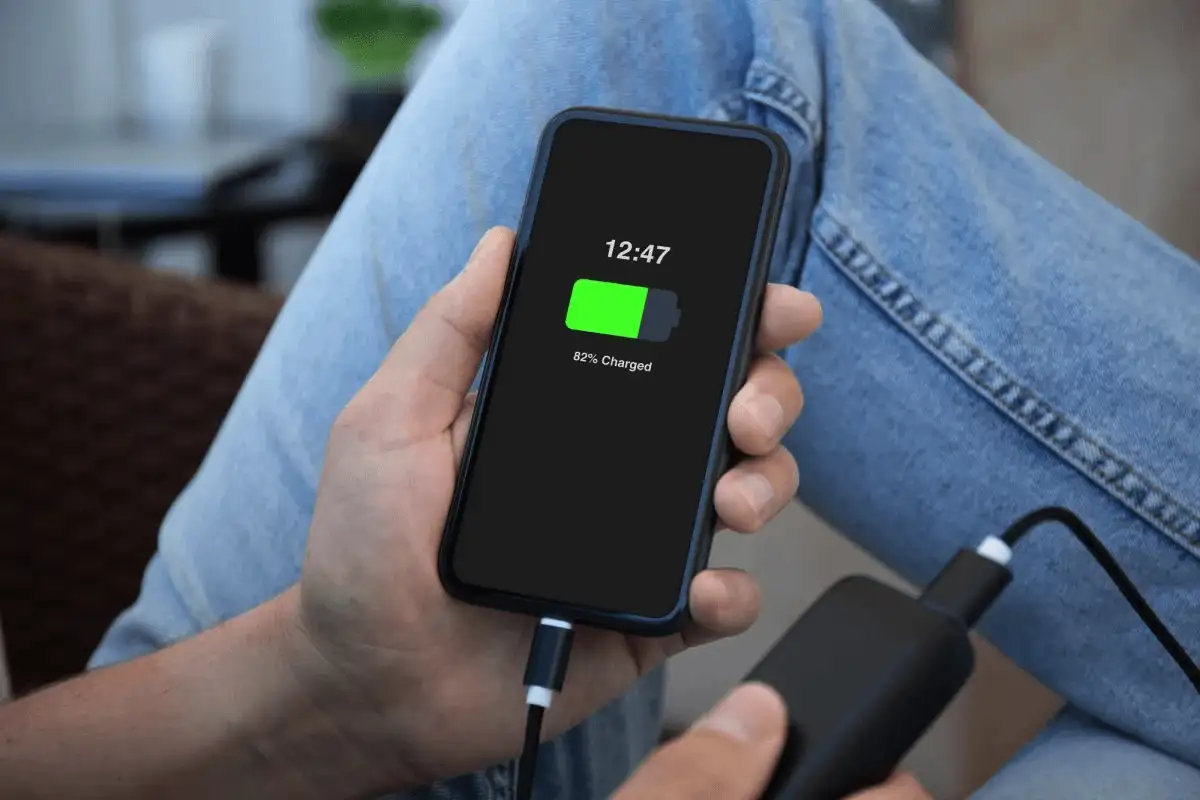 A „20-80” szabály: tényleg nem szabad 100%-ra tölteni és 0%-ra meríteni a telefont?