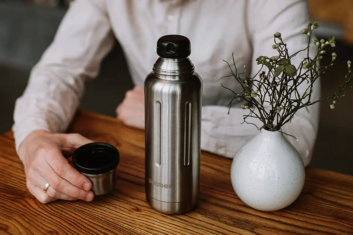 A magyarok tömegesen váltanak újratölthető termoszra – új téli trend robbant be