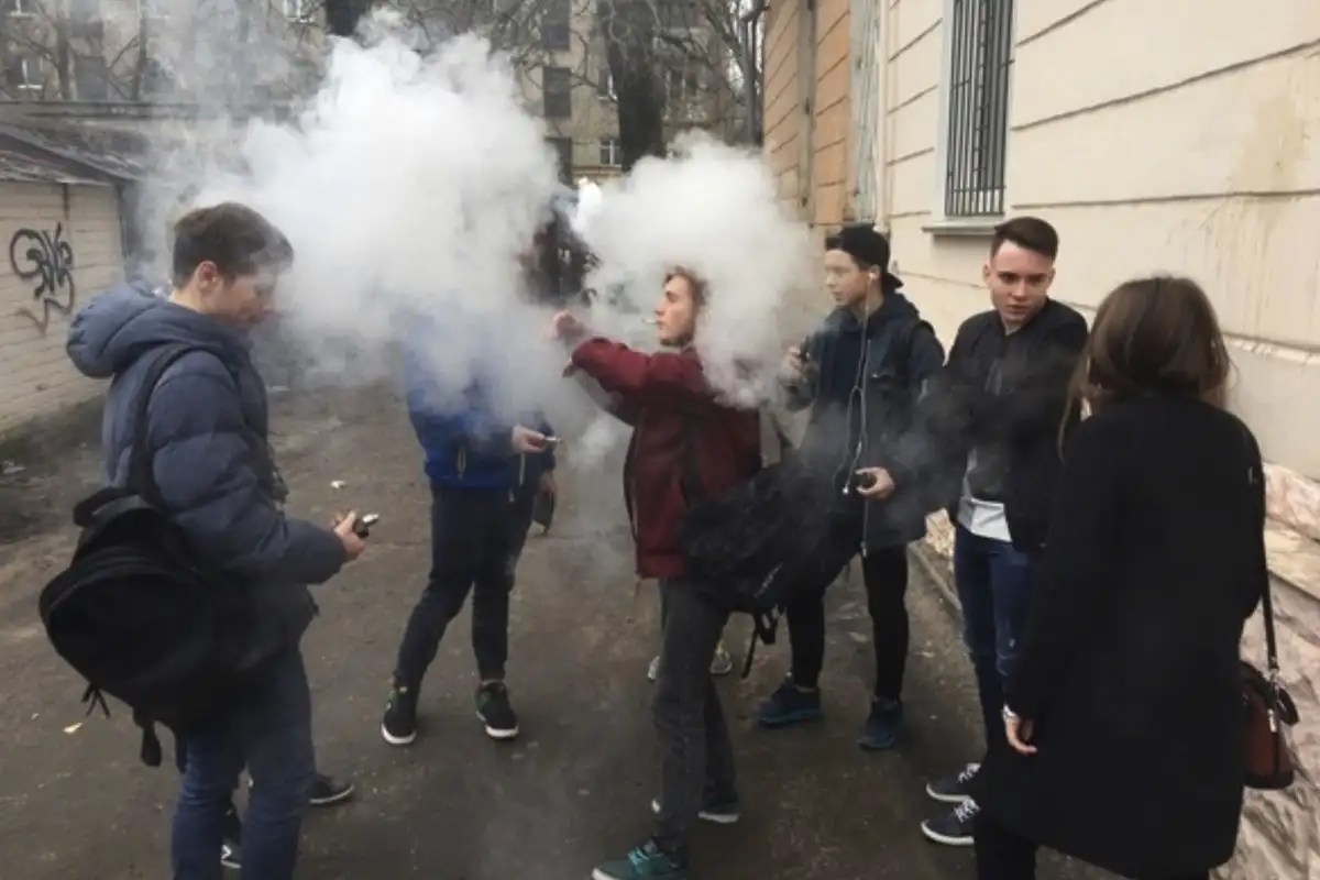 A vape sötét oldala: magyar tinik mesélik, hogyan került kórházba a tüdejük 15-16 évesen