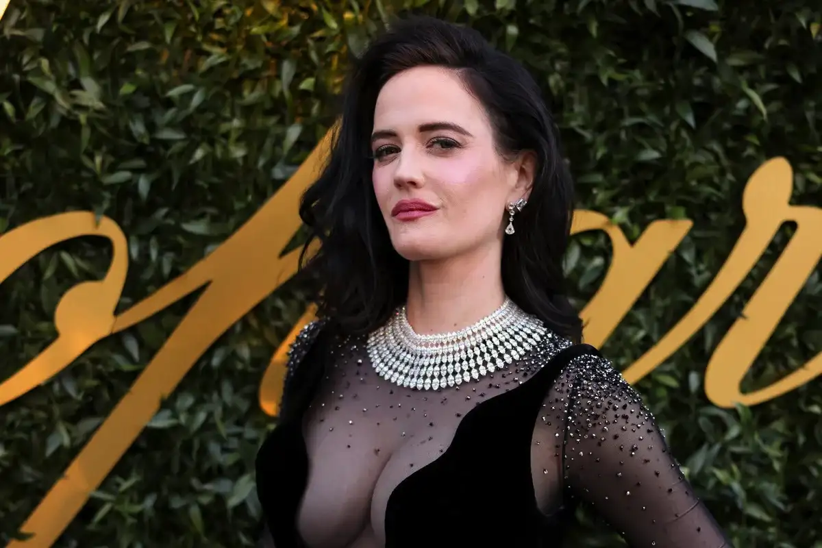 Nem fogod elhinni, ki játssza Ophelia nénit a Wednesday 3. évadában – a világ egyik legszebb és legfélelmetesebb nője lép be