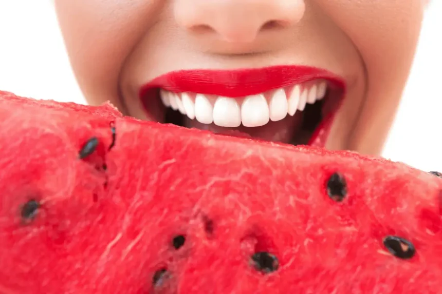 A diéták rejtett árnyoldala – hogyan befolyásolják a népszerű étrendek a fogaidat (és mit tehetsz, hogy a mosolyod ne szenvedjen)