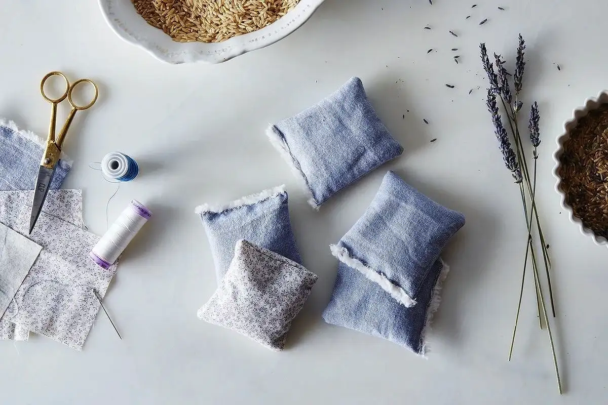 Csak 4 szemcsényi csoda – és a gardróbod egész télen úgy illatozik, mintha egy provence-i levendulamezőn száradt volna a ruha