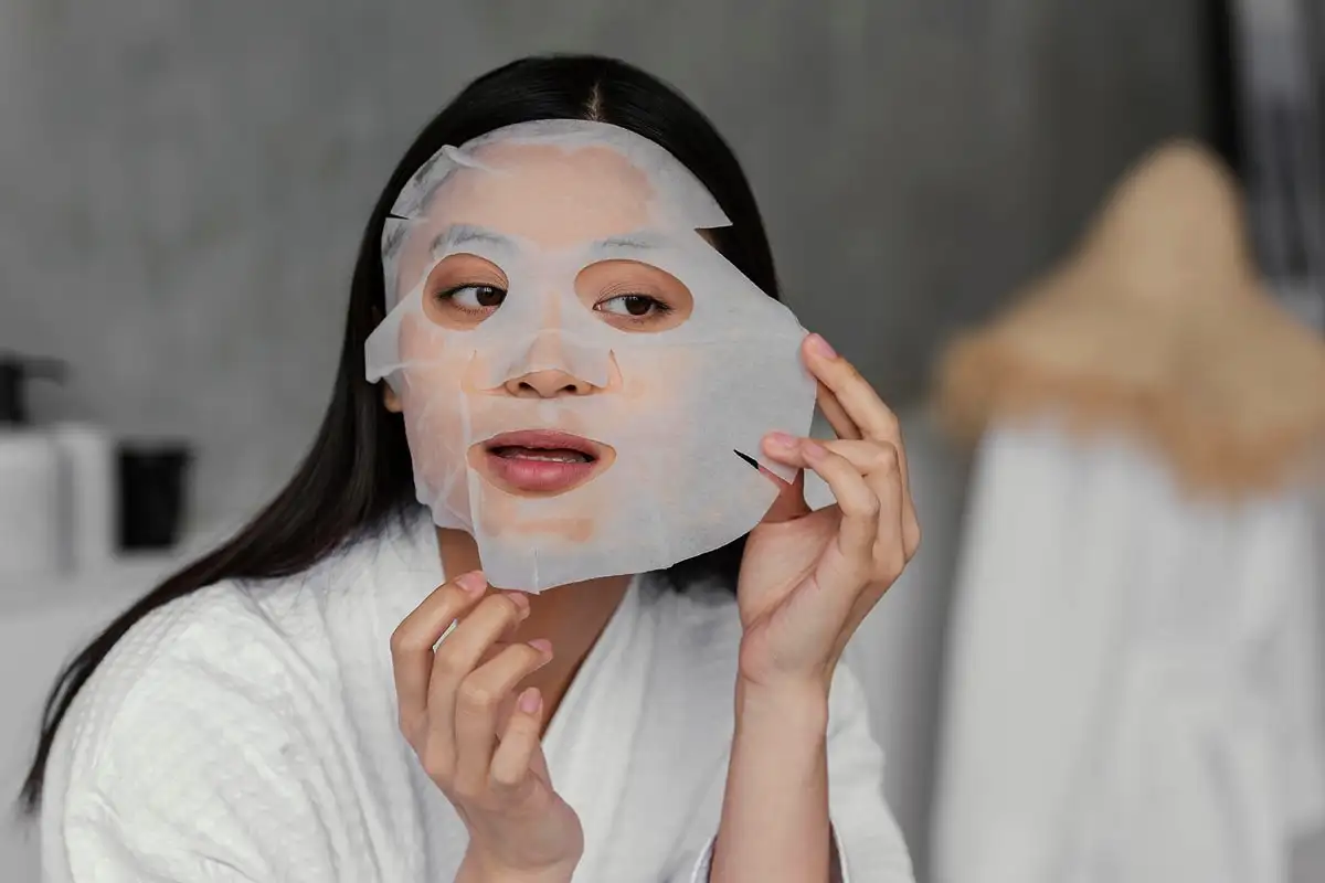 A szövetmaszk, amit eddig félreértettünk – a koreaiak titka, amitől a bőröd másnap reggel szinte világít