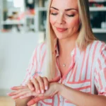 Téli bőrmentő terv: így kerüld el a szárazságot, a pirosságot és a húzódó érzést egész télen