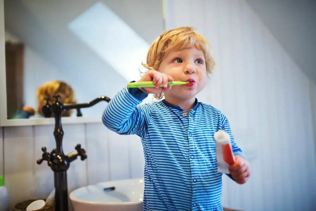 Hogyan szoktasd rá a gyereket a fogmosásra úgy, hogy ne legyen örök küzdelem – bevált módszer, amit minden szülő kívánni fog