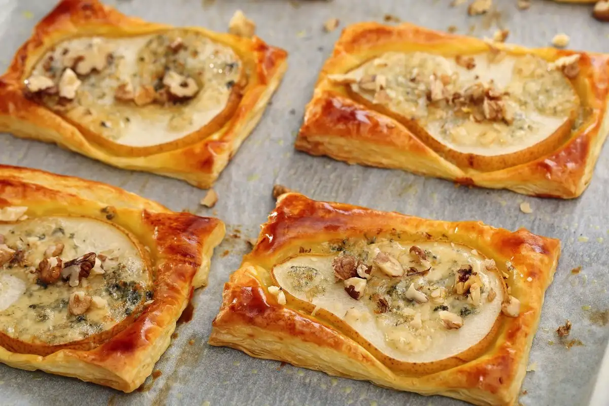 A körte-kékpenészes filo csoda – 20 perc, és kész az étel, amitől a vendégek elnémulnak