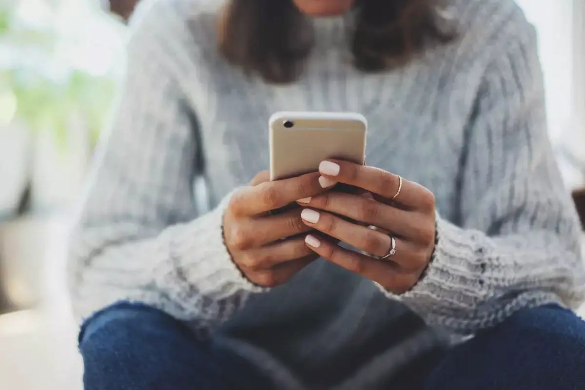 MicroSD visszatérése 2026-ban? – A DRAM áremelkedés miatt olcsóbb telefonok jöhetnek bővíthető memóriával