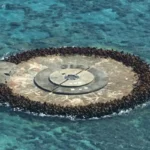 Egy apró szikla a tenger közepén, amiért Japán milliárdokat költ – és amiért Kína majdnem háborút kezdene