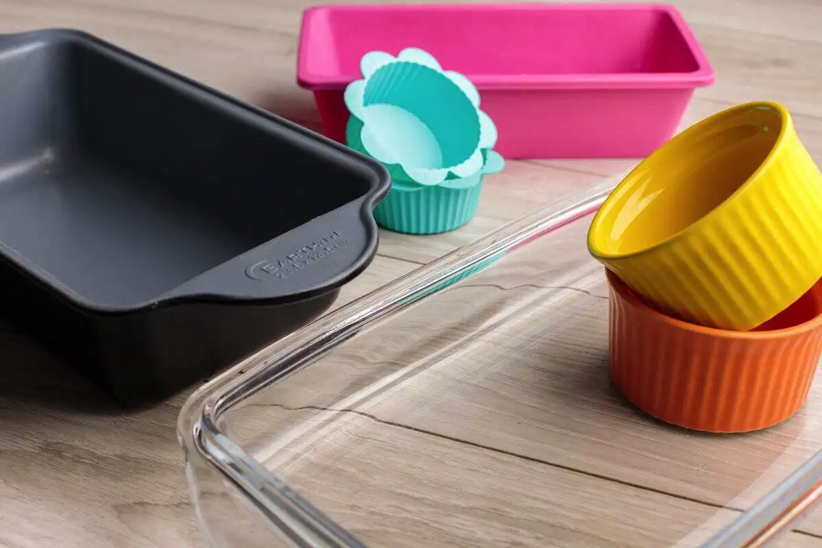 Sütőformák, amiket észrevétlenül tönkreteszünk – a 5 leggyakoribb hiba, amitől éveket veszítesz