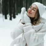 Téli szemfestés, ami túléli a hóvihart is – 11 szabály, hogy ne legyen pandamacskád este sem