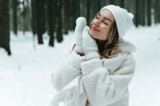 Téli szemfestés, ami túléli a hóvihart is – 11 szabály, hogy ne legyen pandamacskád este sem