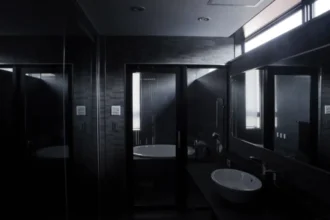 Sötét zuhany: a TikTok-trend, ami tényleg segít jobban aludni – de csak ha okosan csinálod