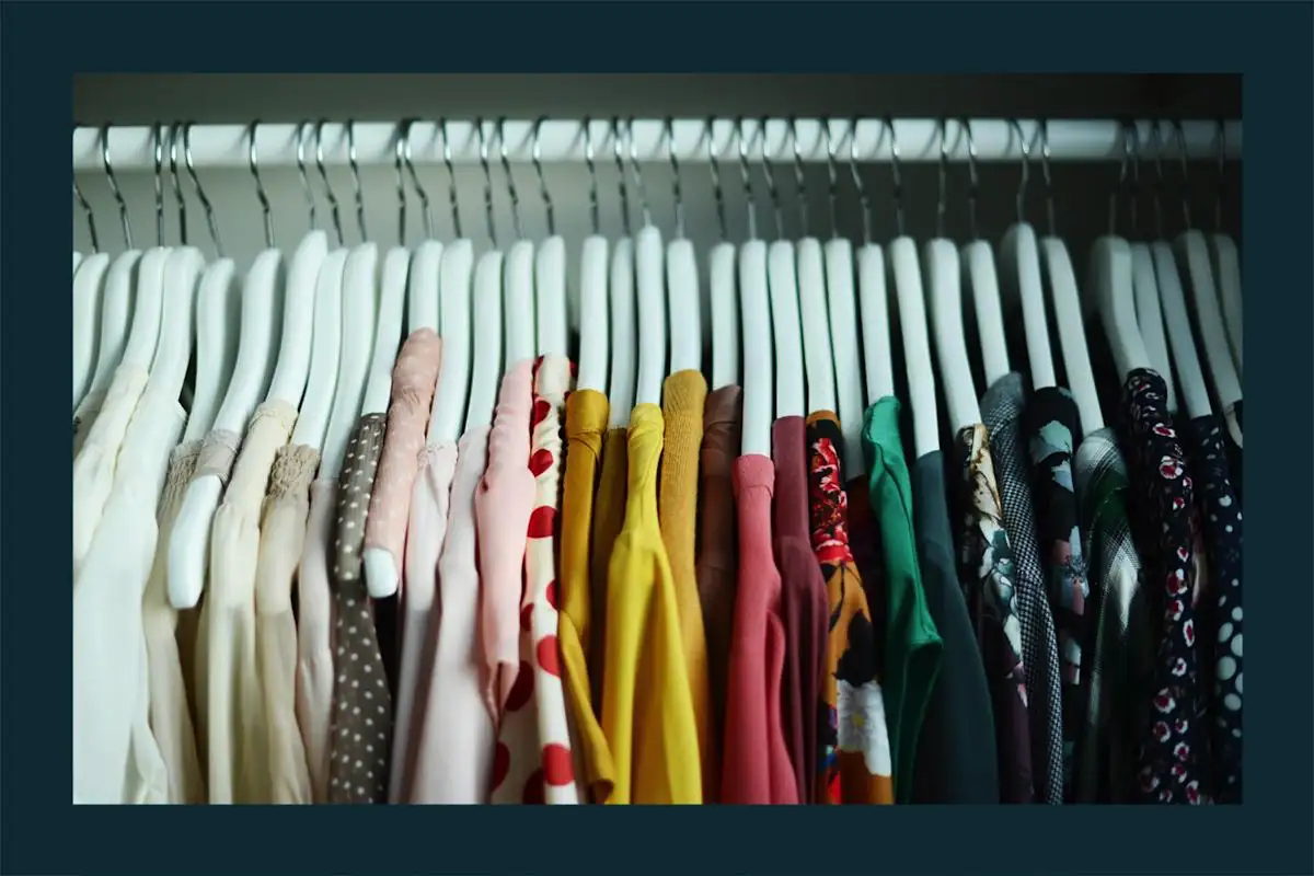 Új ruhát tényleg ki kell mosni az első viselet előtt?