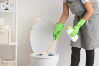 A borotvahab titka – 10 perc alatt hófehér lesz a legsárgább WC-ülőke is